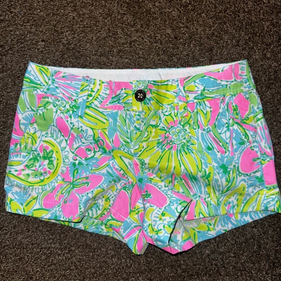 Lilly Pulitzer Walsh Short in Coconut Jungle - Picture 2 of 10